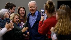 Image: Supporters cheer as Democratic presidential hopeful former Vice Pres