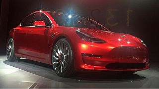 La production de la Model 3 de Tesla à nouveau suspendue