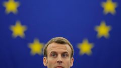 Макрон призвал к демократии, студенты согласились