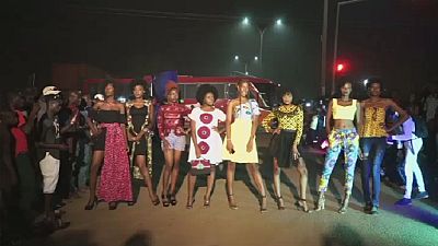 Les designers au Burkina Faso tentent de révolutionner la mode