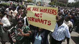 Zimbabwe govt workers reject salary increase, further talks ongoing