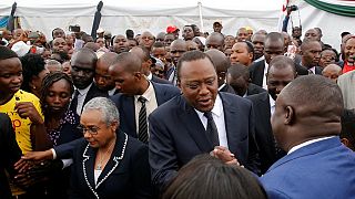Le président kényan rend hommage aux victimes de Solai