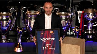 Barcelona holds special farewell for Iniesta