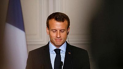 Macron au Nigeria pour rapprocher la France de l'Afrique anglophone