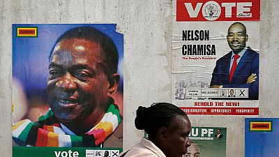 Présidentielle au Zimbabwe : Mnangagwa et Chamisa au coude à coude (sondage)