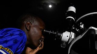Kenyan astronomer installs telescope to show eclipse to populations [No Comment]