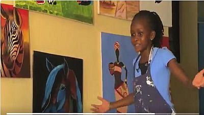 Kenya : à 9 ans, elle est déjà une déesse dans l'art du dessin