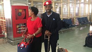 Ouganda : l'opposant Bobi Wine emmené par des policiers dès son retour