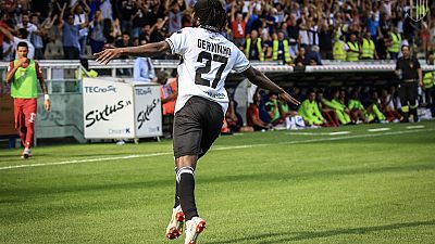 Video: Gervinho races across field to score, recreating Weah's 1996 magic