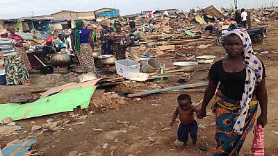 Au Ghana, de la nourriture périmée distribuée aux victimes des inondations