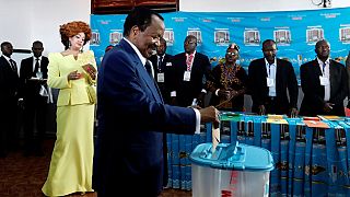 Présidentielle au Cameroun : le tapis rouge déroulé pour le vote de Paul Biya