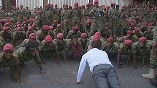 Photo: Ethiopia PM relives his military days with protesting soldiers