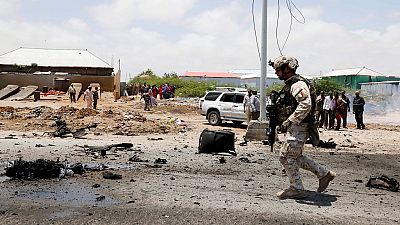 Suicide bombers kill at least sixteen in southern Somali city