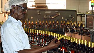 En Ouganda, une nouvelle taxe sur l'alcool pour financer la lutte contre le VIH
