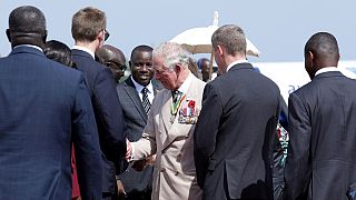 Le prince Charles et son épouse Camilla arrivent au Ghana