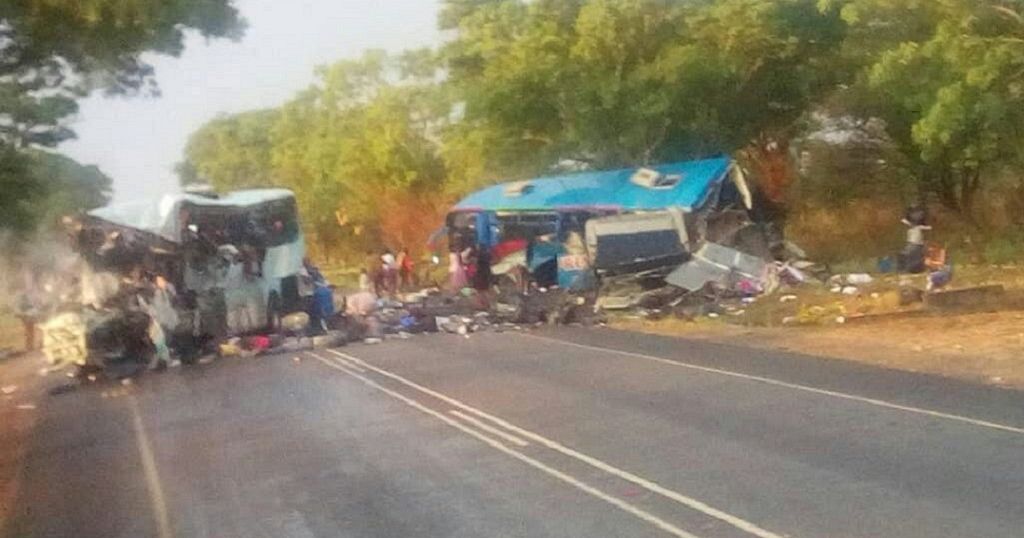 Zimbabwe bus crash kills 45 adults, two kids - Police | Africanews