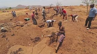 Malawi gold rush pulls in villagers as excitement swells