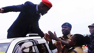 Ouganda : le chanteur Bobi Wine échappe à la police