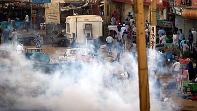 Sudan protest hub: Anti-Bashir protesters tear gassed in Omdurman