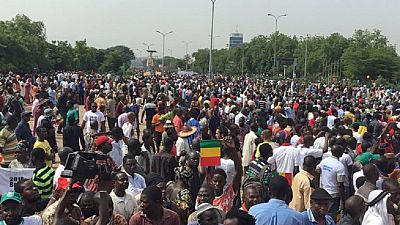 Sénégal : des milliers de manifestants réclament une présidentielle "transparente"