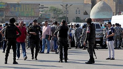 Égypte : un policier tué en tentant de désamorcer une bombe devant une église