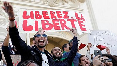 Algérie : les lycéens dans la rue, la grève générale diversement suivie