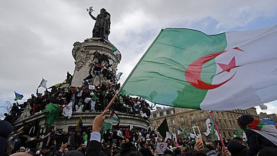 Bouteflika de retour en Algérie, où la contestation ne faiblit pas
