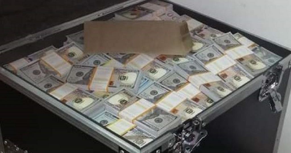 Lutte contre la criminalité et la contrefaçon : 15 milliards de faux billets  en dollar américain