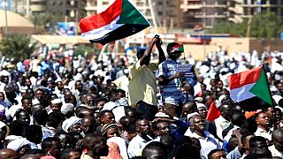 Video: Thousands march towards Sudanese army headquarters