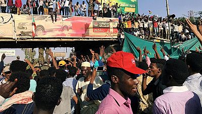Soudan : foule en liesse dans l'attente de l'annonce de l'armée