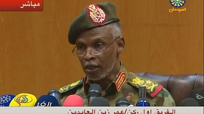 Soudan : l'armée promet un pouvoir civil