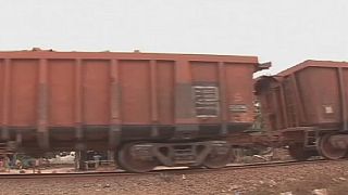 Guinea: train to transport bauxite in service soon