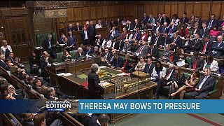 Theresa May s'incline face à la pression [International Edition]