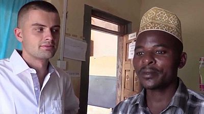 Ouganda : arrestations dans l'affaire des "soins miracles" à l'eau de javel