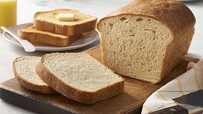 Armed robbers steal 500 loaves of bread in Zimbabwe