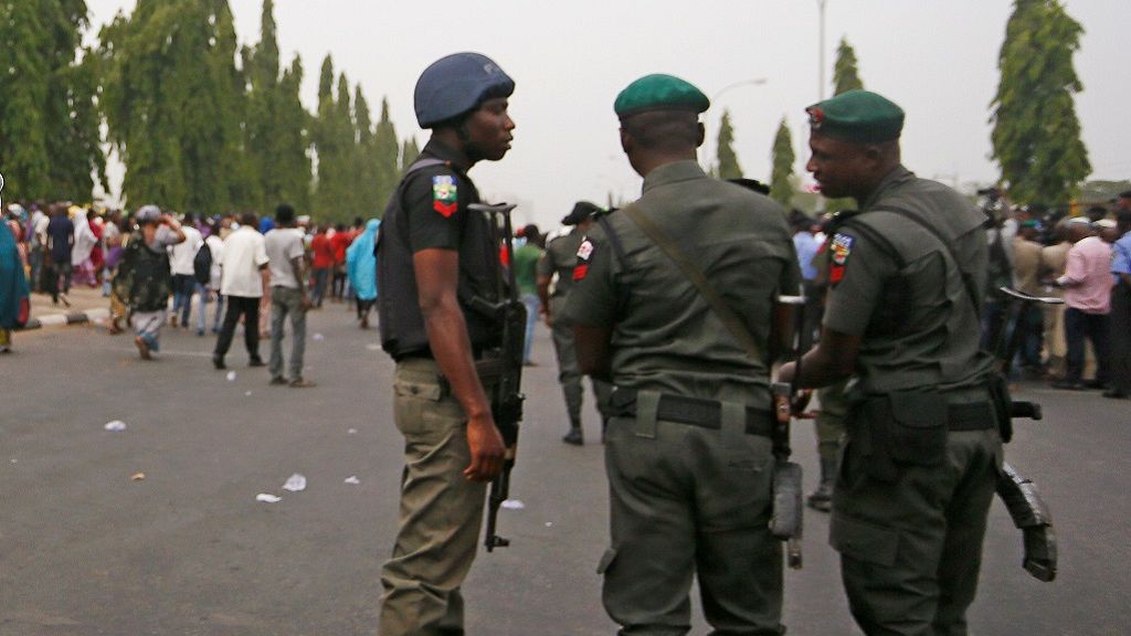 Nigeria policemen arrested for murder after #StopPoliceKilling protest ...