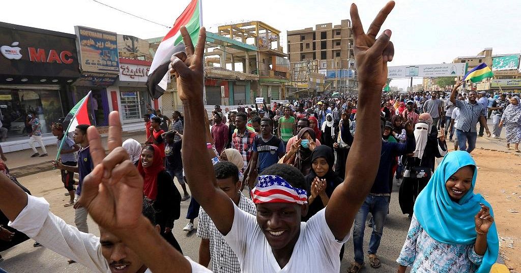 Le Soudan célèbre l'accord historique, la désignation du Conseil souverain retardée