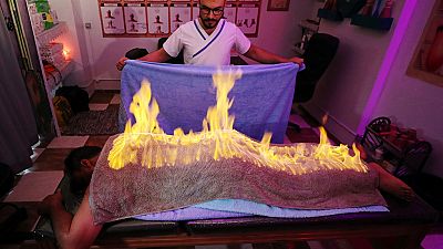 Egyptian spa uses fire to relieve muscle pain