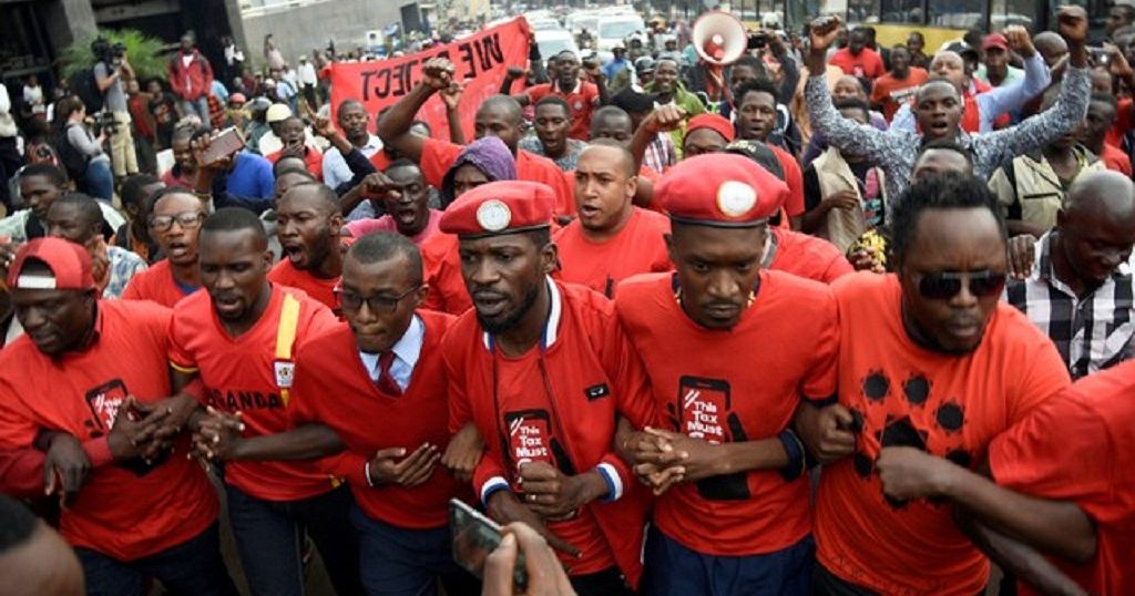 Ouganda: les autorités interdisent le port de béret rouge dans le pays