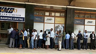 Zimbabwe : rétablissement partiel des retraits de liquide via téléphone mobile
