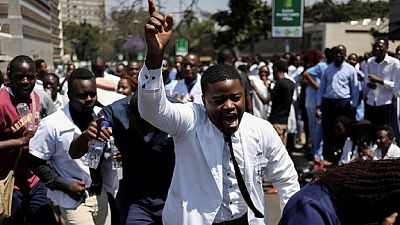 Zimbabwe : des médecins en colère défient le gouvernement
