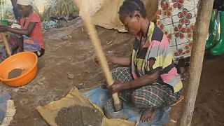 DRC: Women making a living in unsafe mining sites