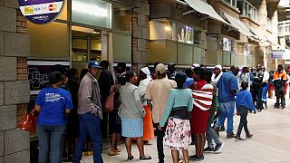 Zimbabwe : prévue pour lundi, la nouvelle monnaie se fait attendre