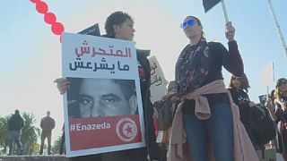 Des Tunisiennes protestent contre le harcèlement sexuel devant le Parlement