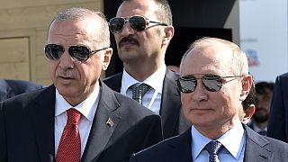 Poutine et Erdogan discutent des violents combats en Libye