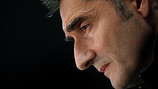 Barca sacks Valverde, appoints Setien