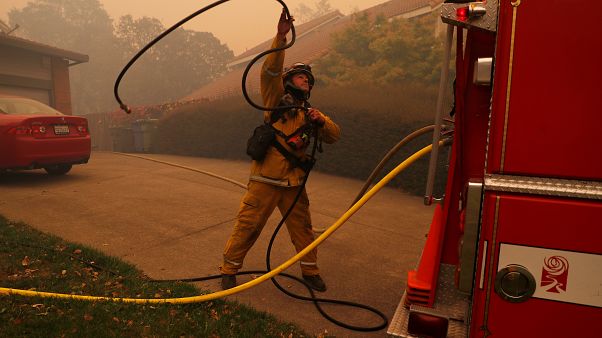 Califórnia: Incêndio "Kincade" é o mais crítico para os bombeiros Califórnia: Incêndio "Kincade" é o mais crítico para os bombeiros