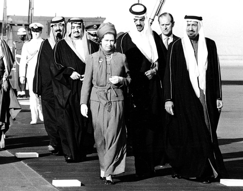 ملکه بریتانیا و ملک خالد، پادشاه عربستان در سال ۱۹۷۹
