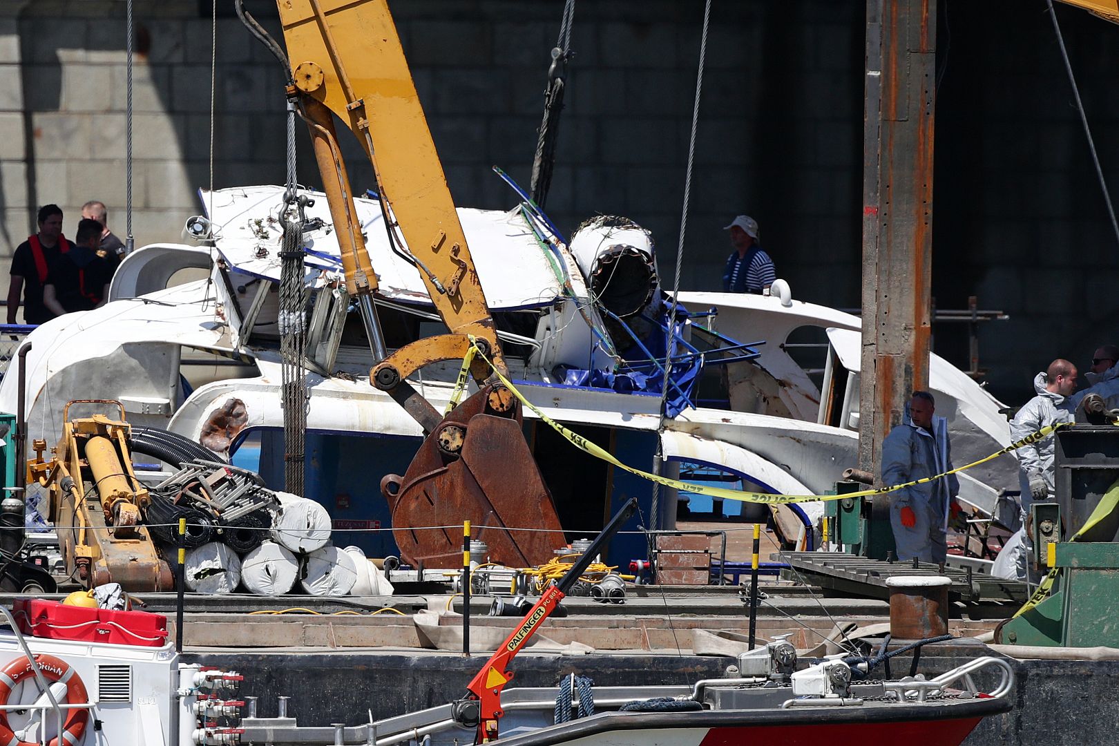 Tourist boat salvage in Budapest