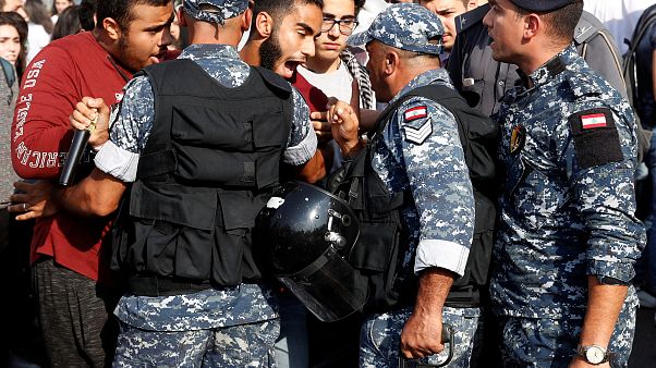 بدء التحقيق مع مسؤولين لبنانيين بسبب تورطهم في قضايا فساد بدء التحقيق مع مسؤولين لبنانيين بسبب تورطهم في قضايا فساد